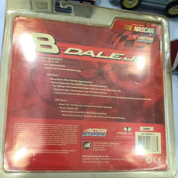 Dale Earnhardt Jr 2004 McFarlane Series 3 Holding Race Helmet Nascar Figure - Picture 4 of 6